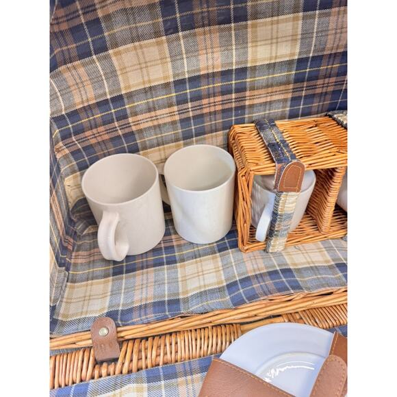 Vintage Wicker Picnic Basket Half Moon Shape Ceramic Plates Cutlery 18x14x8” - Picture 6 of 15